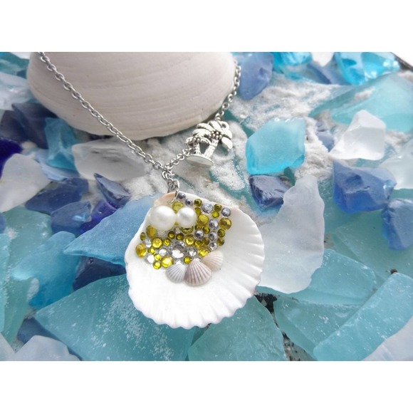 Yellow Shell Mermaid Necklace Palm 9 - Picture 6 of 8
